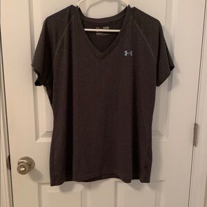Under Armour Women's Dark Gray V-Neck Top- Semi Fitted Heatgear-Size XL